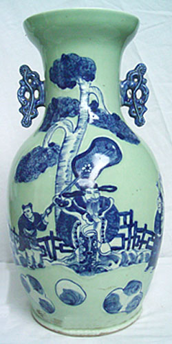 Large Temple Vase with Sage - Qing Dynasty Chinese Porcelain