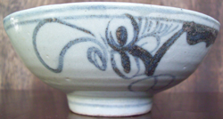 Swatow Bowl with Floral Design - Chinese Blue and White Porcelain