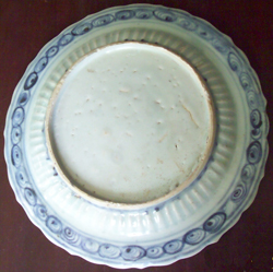 Swatow Plate with Floral Design - Chinese Blue and White Porcelain