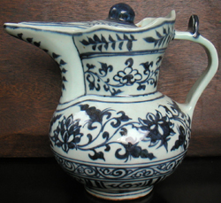 Covered Ewer with Lotus Scroll - Chinese Blue and White Porcelain