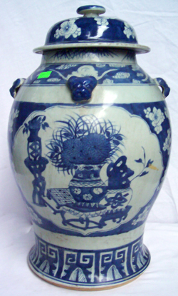 Large Covered Vase - Chinese Blue and White Porcelain