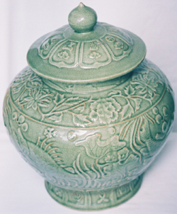 Large Guan with Cover - Chinese Celadon Stoneware Ceramics