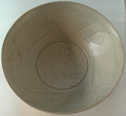 Shipwreck Bowl with Floral Medallion - Chinese Celadon Stoneware Ceramics