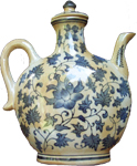 Covered Ewer With Floral Design - Qing Dynasty Chinese Porcelain