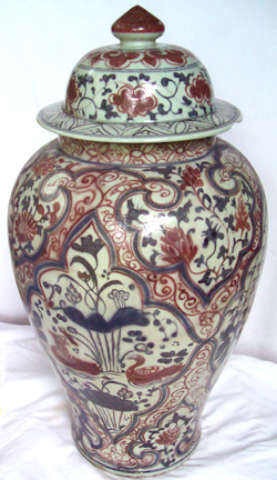 Covered Vase with Underglaze Red - Chinese Blue and White Porcelain