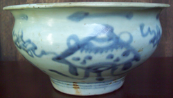 Swatow Bowl with Floral Design - Chinese Blue and White Porcelain
