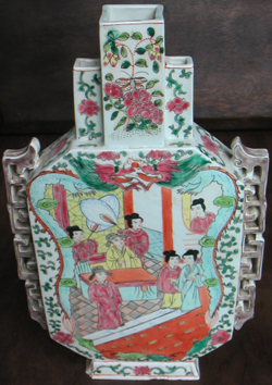 Colourful Rectangular Flask - Qing Dynasty Chinese Porcelain