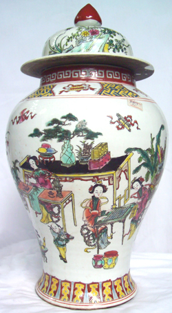 Covered Vase with Seated Girl - Qing Dynasty Chinese Porcelain