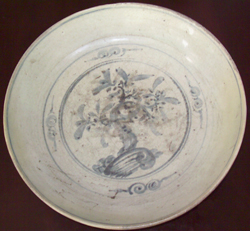Shipwreck Plate with Floral Design - Underglaze Black Chinese Ceramics