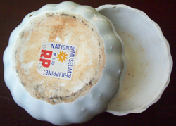 Powder Container with Stem Handle - Chinese Porcelain and Stoneware